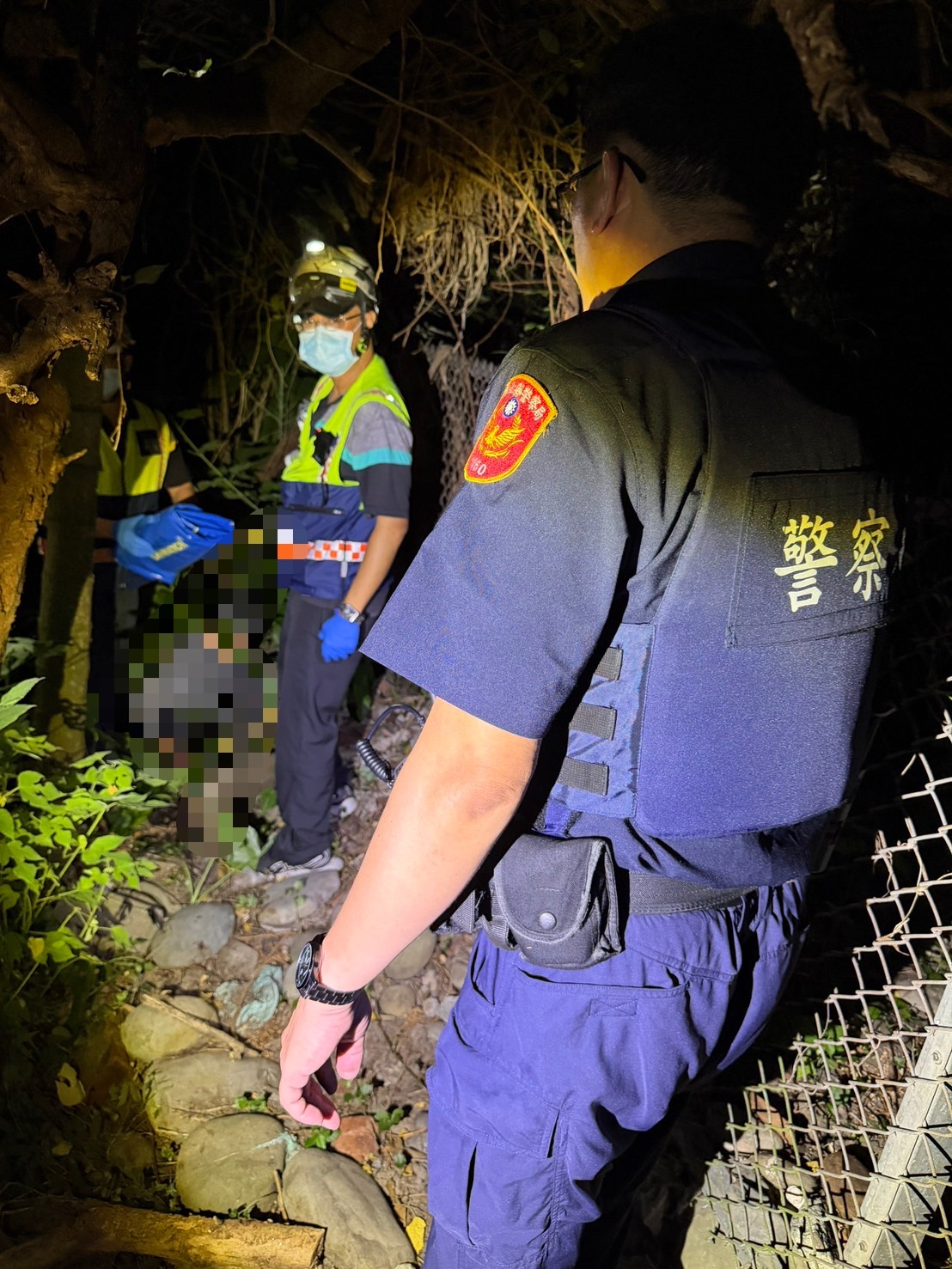 遠端監視器驚見父跌倒！田警到場即時救回夫婦