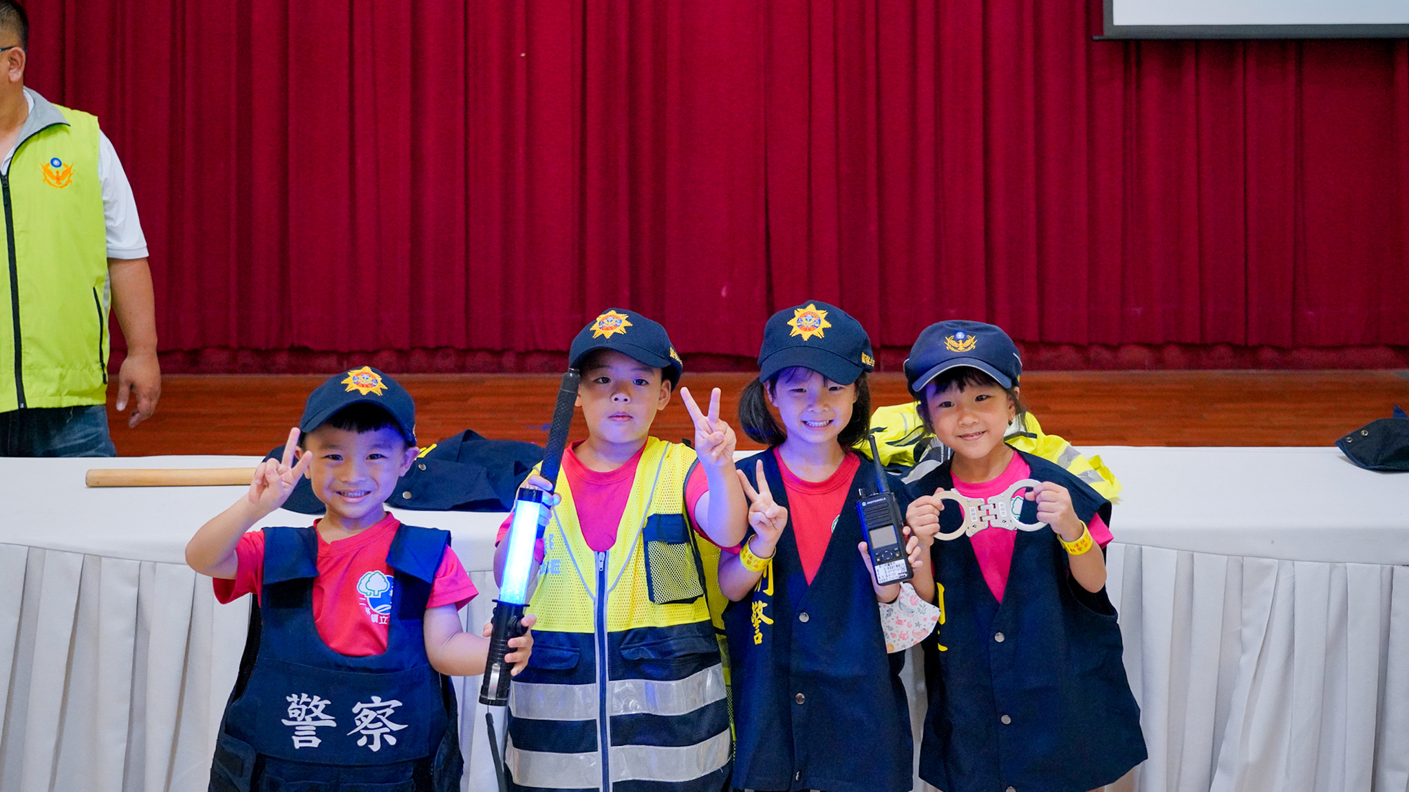 小小警察超萌小小兵