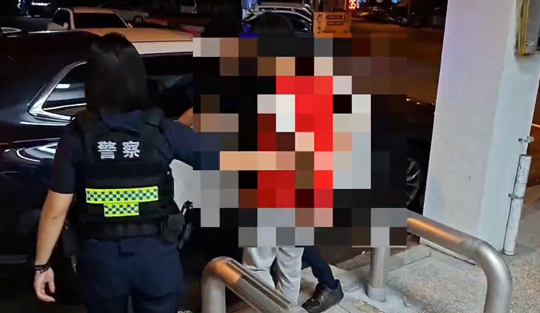 遭警方逮捕通輯犯