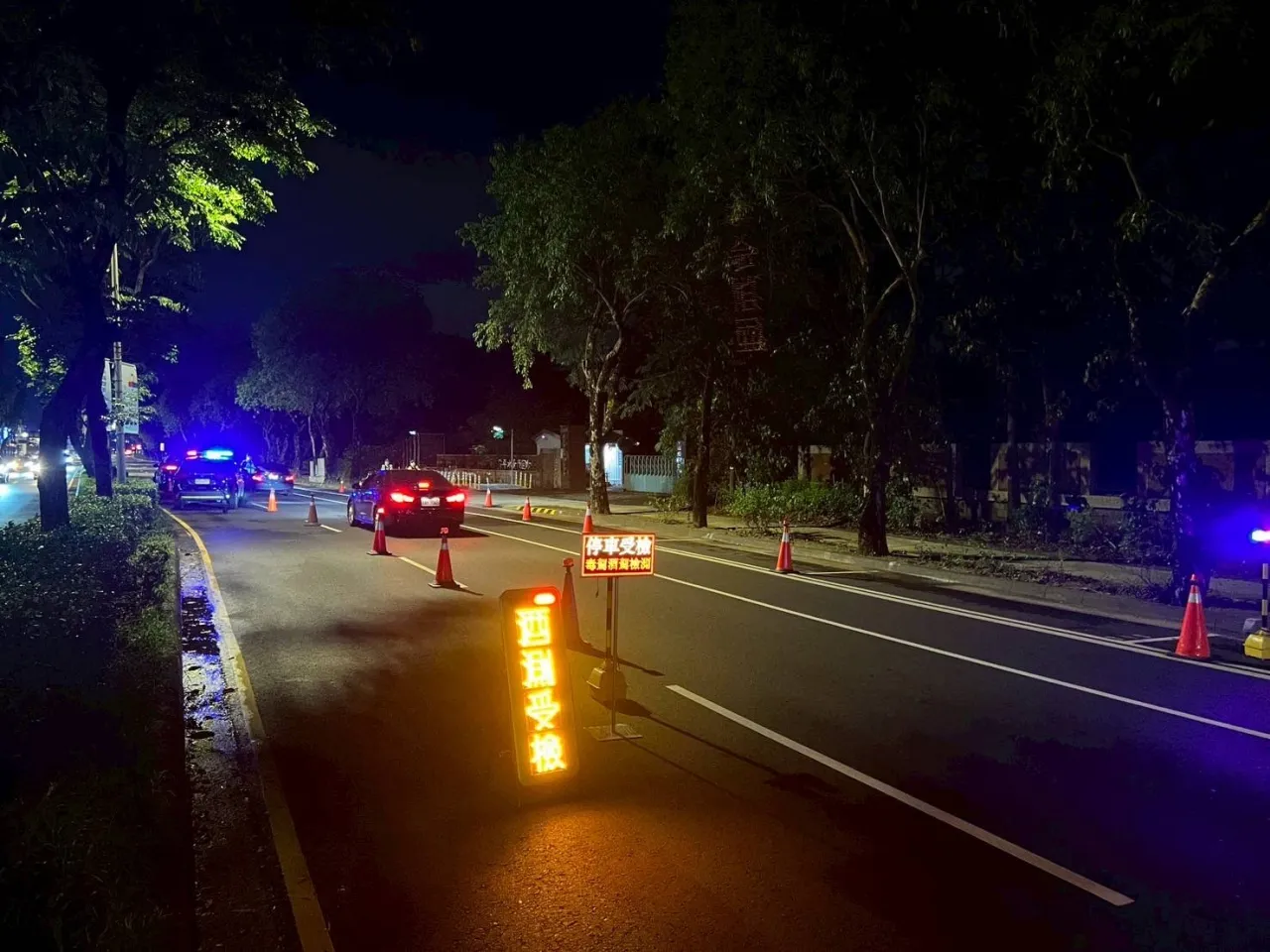 【防制毒駕酒駕上路 臺南警局長坐鎮執行擴大臨檢 提醒同仁注意執勤安全】