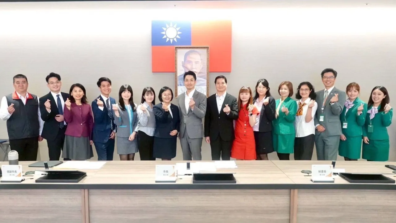 臺北市政府於今(18)日治安會報上頒發感謝狀，表揚多家金融機構成功阻詐！