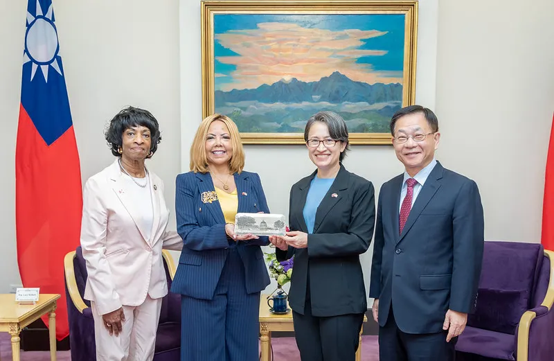 副總統接見美國聯邦眾議院訪團　盼持續深化臺美夥伴關係　共同捍衛民主自由價值