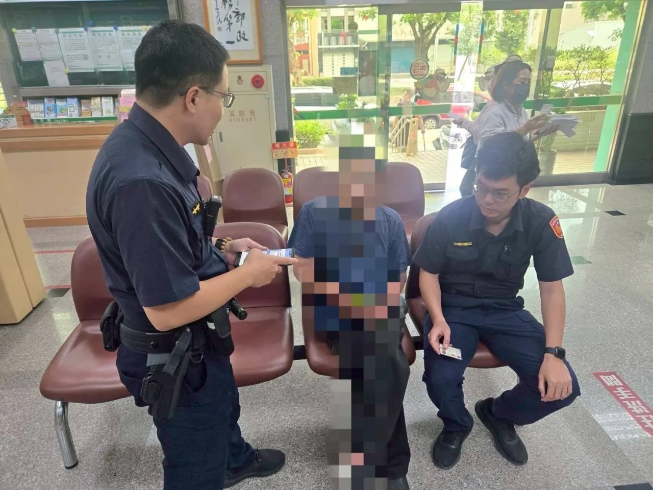 東港警協助攔阻網戀男匯款成功阻詐！ 圖1