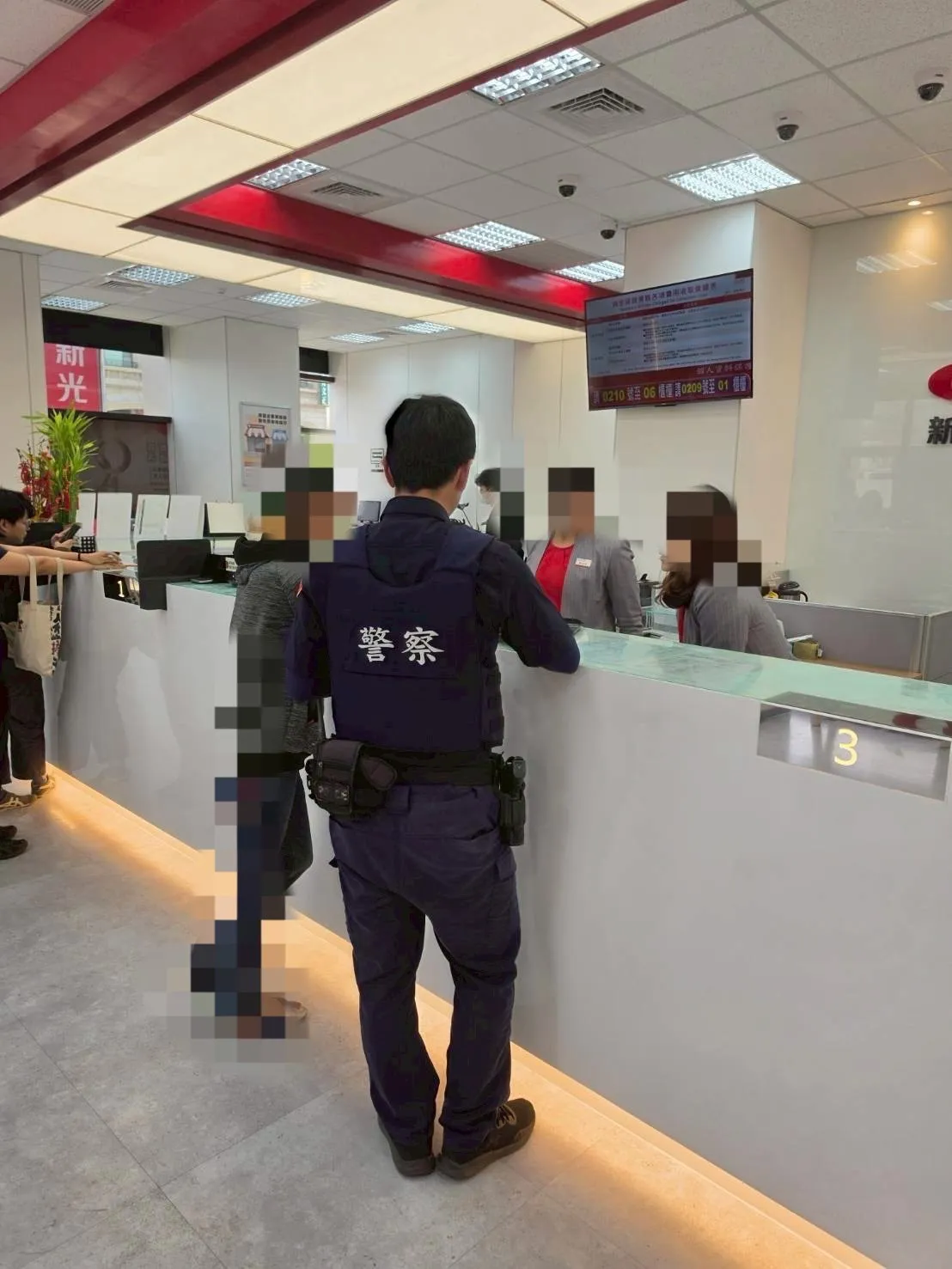 東港警攔阻軍中同袍假投資 圖1