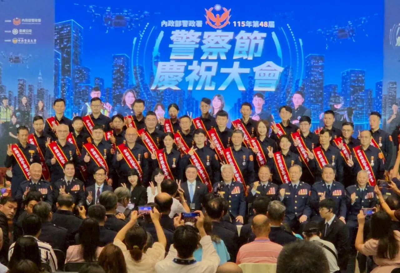 警察節慶祝大會隆重登場　賴總統、卓院長表揚模範警察肯定守護治安貢獻 圖2