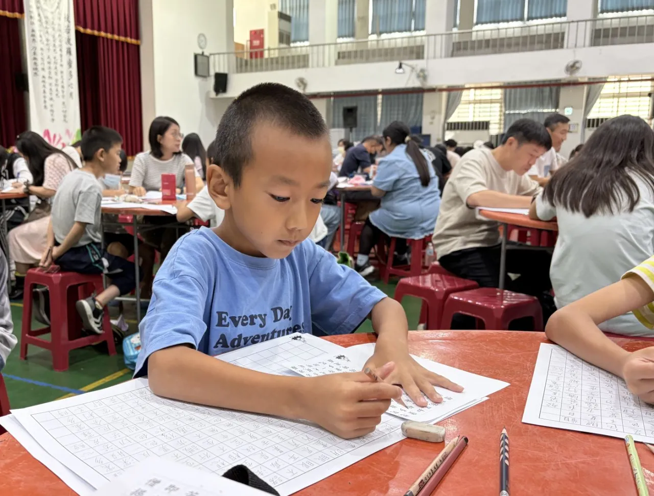 福智國小親師生參與硬筆字競賽活動  「觀自在硬筆字抄心經比賽」幫助學子涵養內在品德 圖2