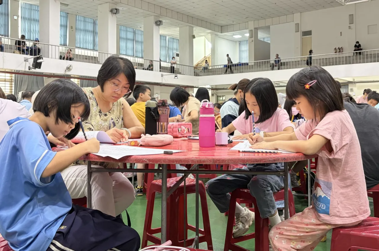 福智國小親師生參與硬筆字競賽活動  「觀自在硬筆字抄心經比賽」幫助學子涵養內在品德 圖3