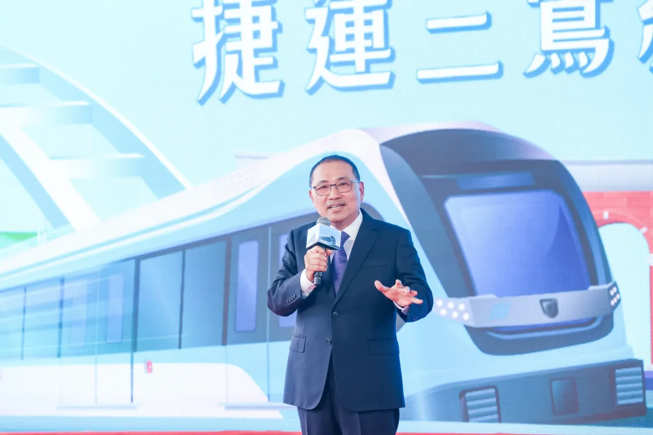 捷運三鶯線正式通車啦！　侯友宜邀民眾體驗　感受新北人文風貌 圖1