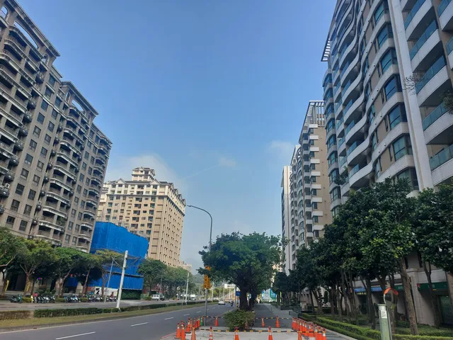 新北市115年8月份房市交易移轉棟(戶)數減少25.4%
