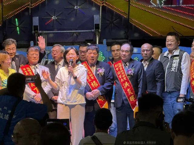 各級貴賓前來送上祝福