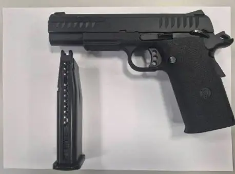 花警查獲槍枝與毒品
