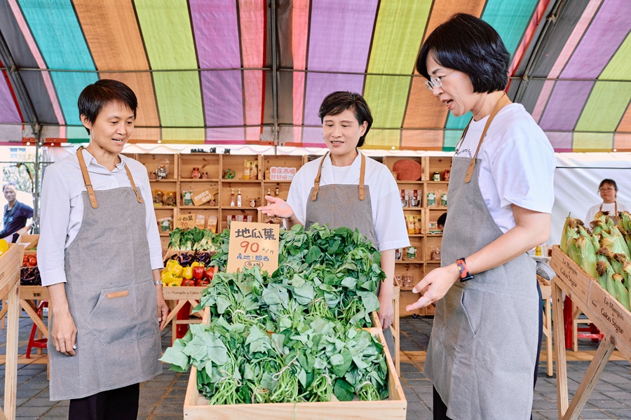 「客庄市場好好玩」首次登凱道 細人仔用客語買菜玩出客家味 圖2
