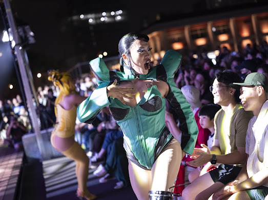 從大阪「追」到臺灣!「a-We之夜」與粉絲共譜友誼無界 變裝藝術、北管、搖滾 跨界交會嗨翻空總 圖3