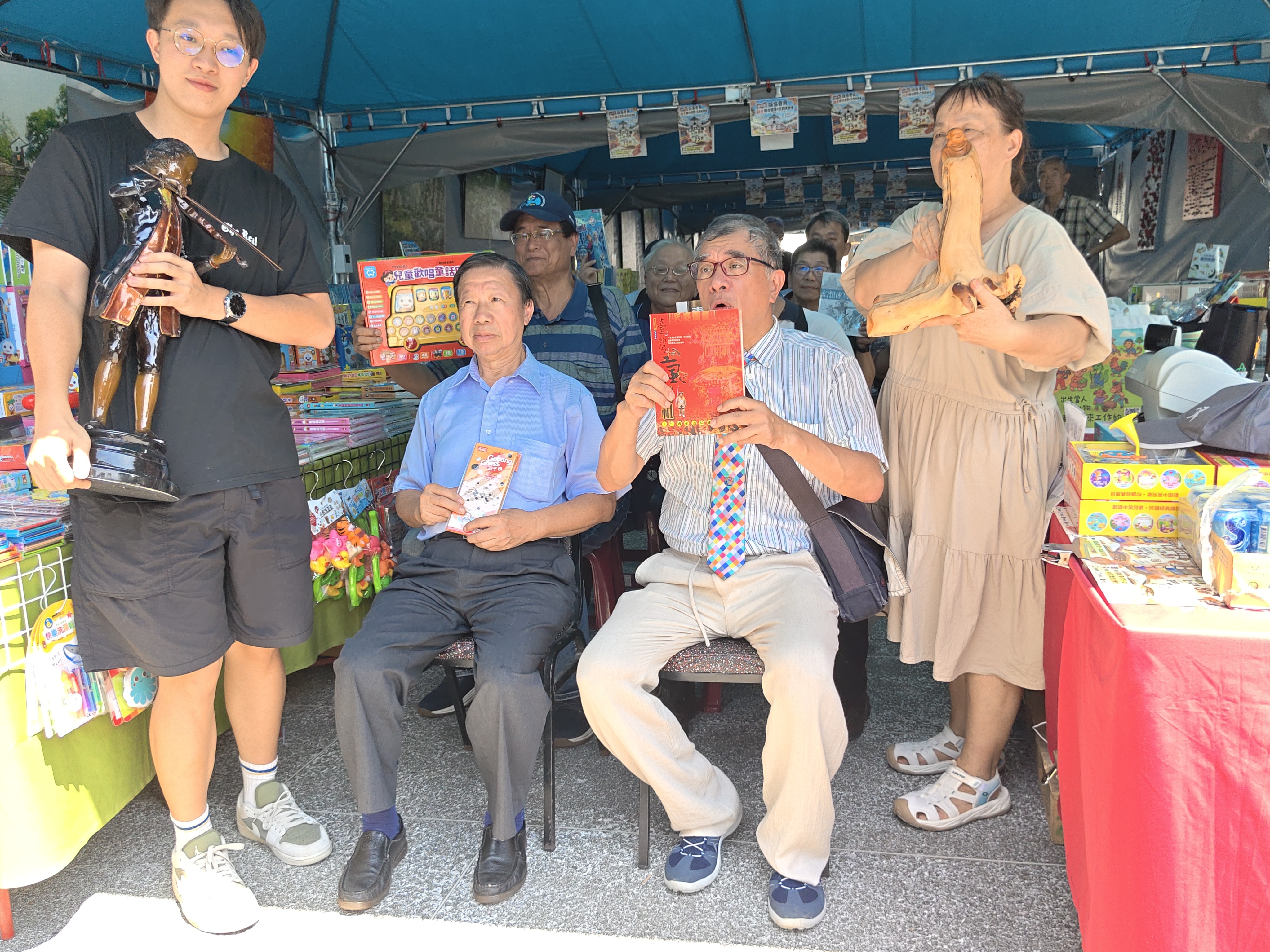 第四屆秋季聯合圖書與文創展售會中正紀念堂大孝門廣場「書香迎金風，莫負讀書閒」 圖4